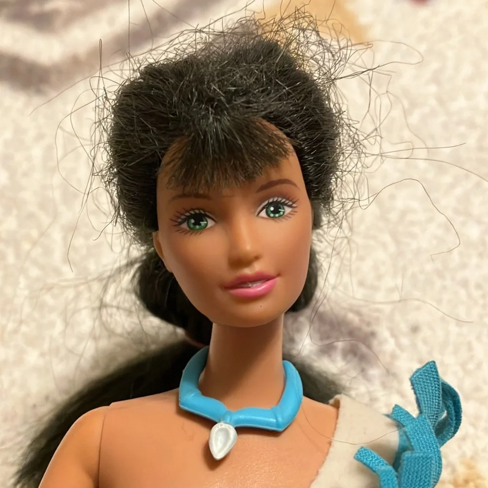 1991 Mattel Barbie doll wearing Pocahontas swimsuit costume clothing & necklace